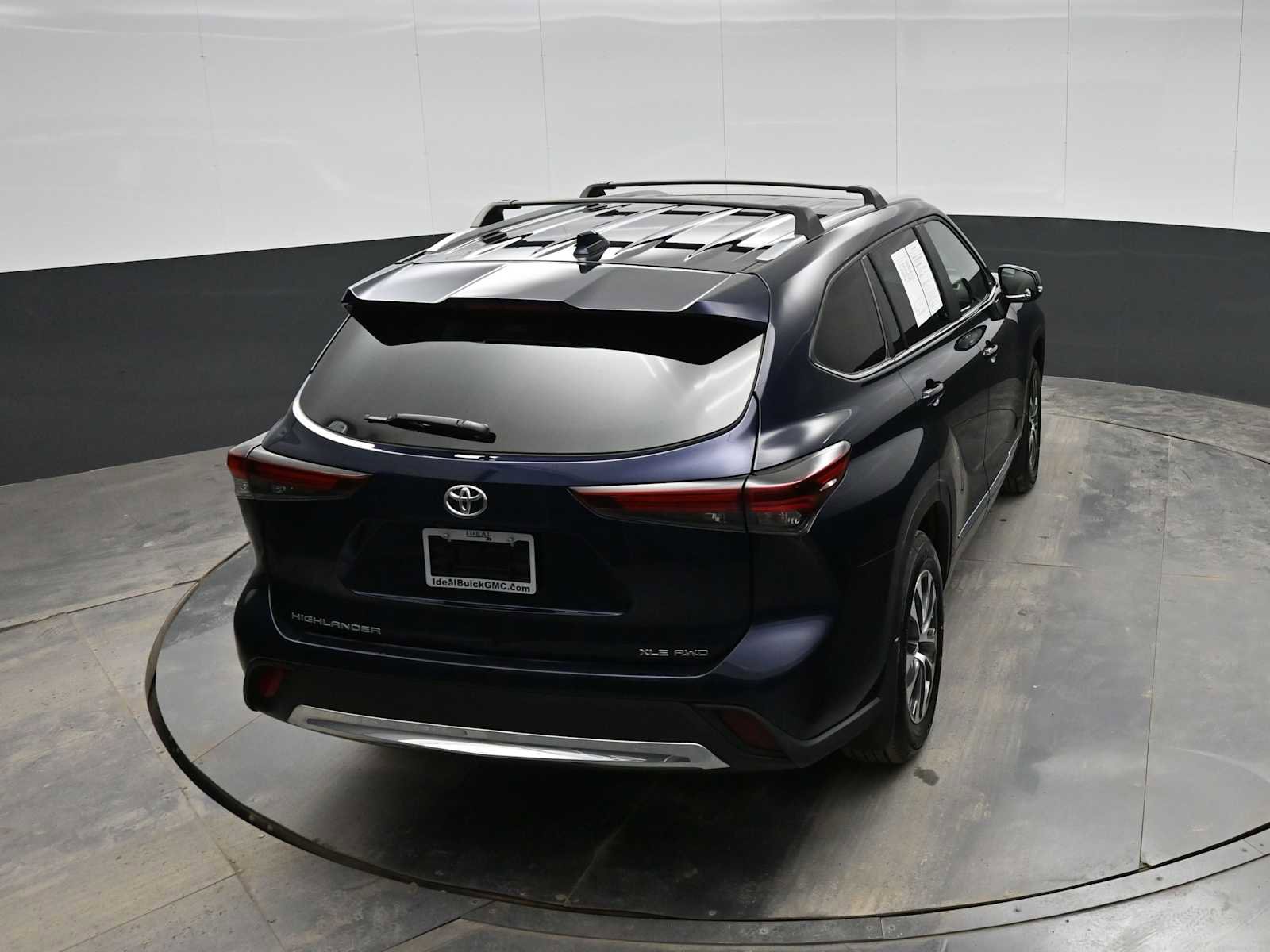 Used 2024 Toyota Highlander XLE image 26