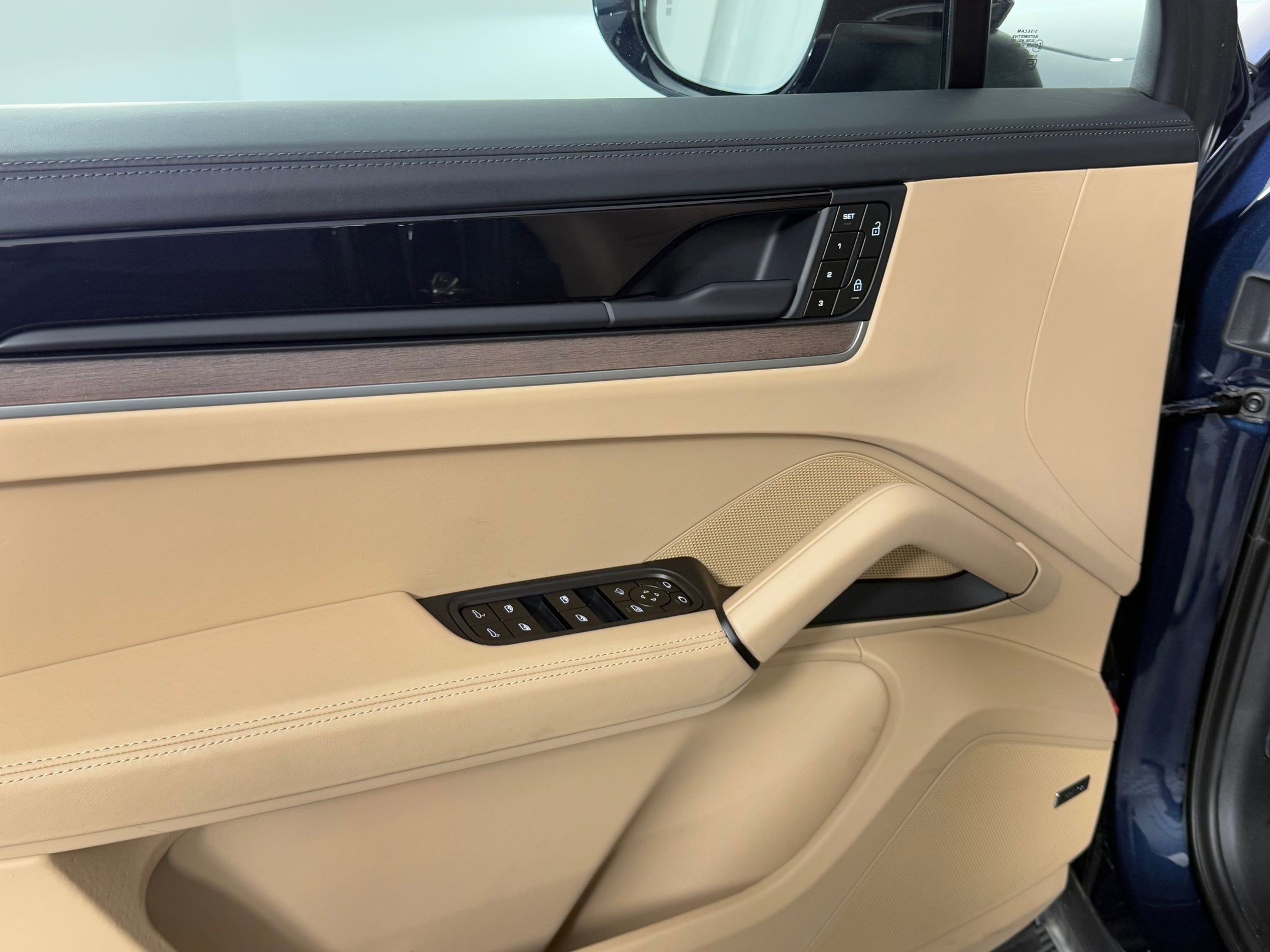 Used 2025 Porsche Cayenne S image 15