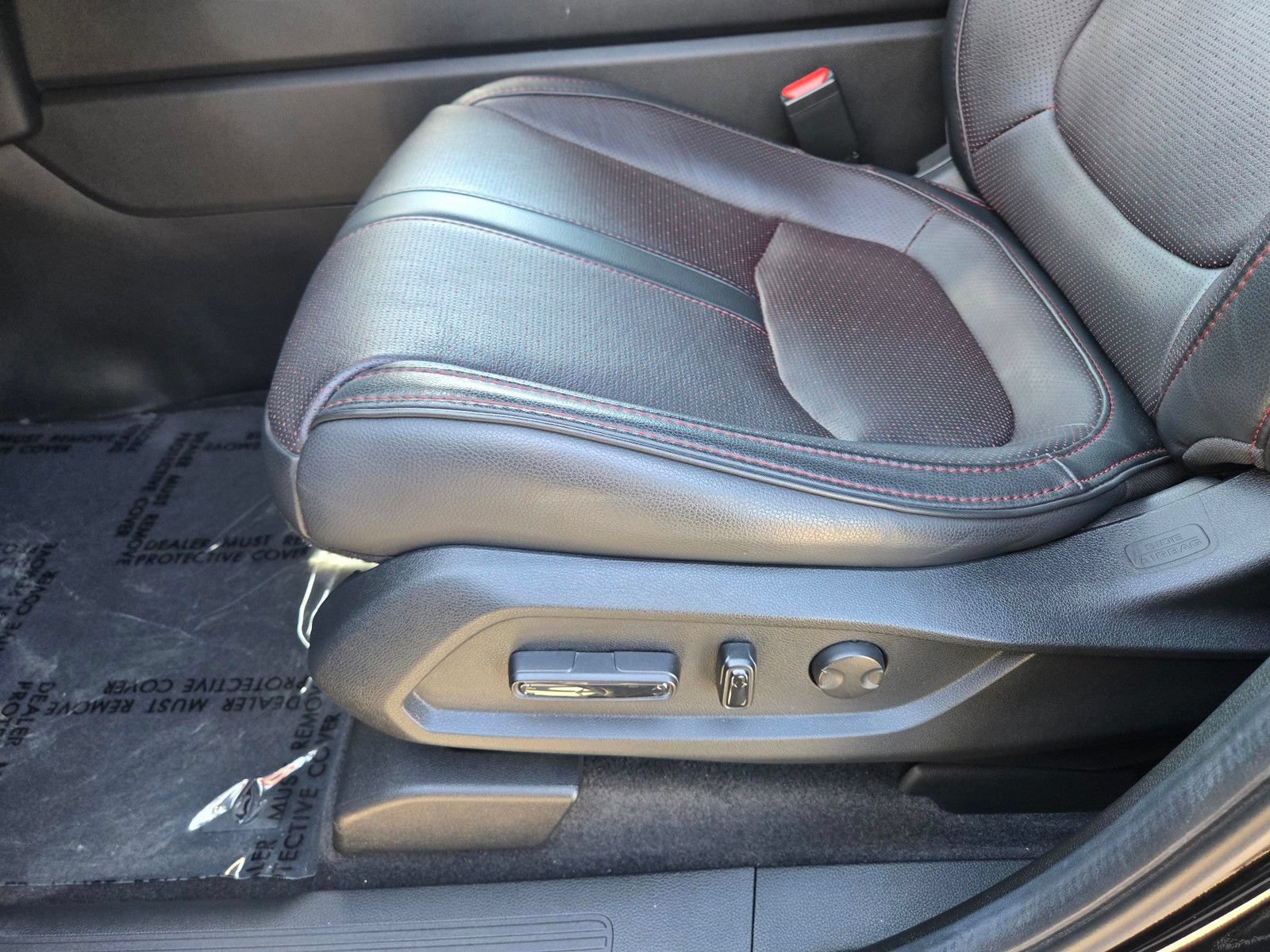 Certified 2025 Honda Pilot Black Edition image 10