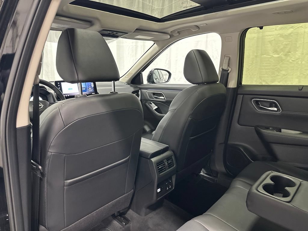Used 2026 Nissan Rogue Platinum w/ Platinum Premium Package AWD/4WD image 49