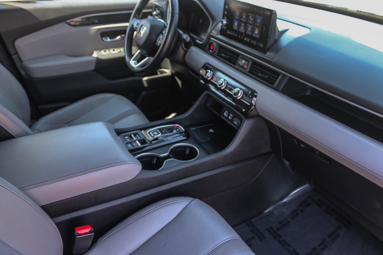 Used 2024 Honda Pilot Touring image 17