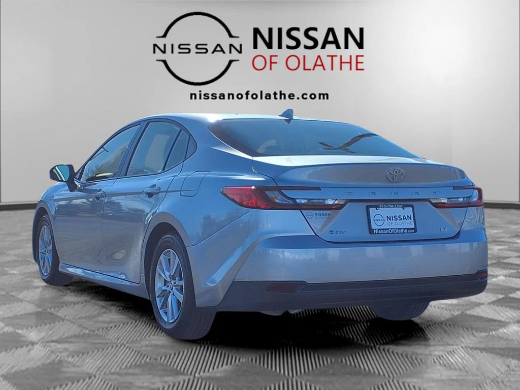 Used 2025 Toyota Camry LE image 3