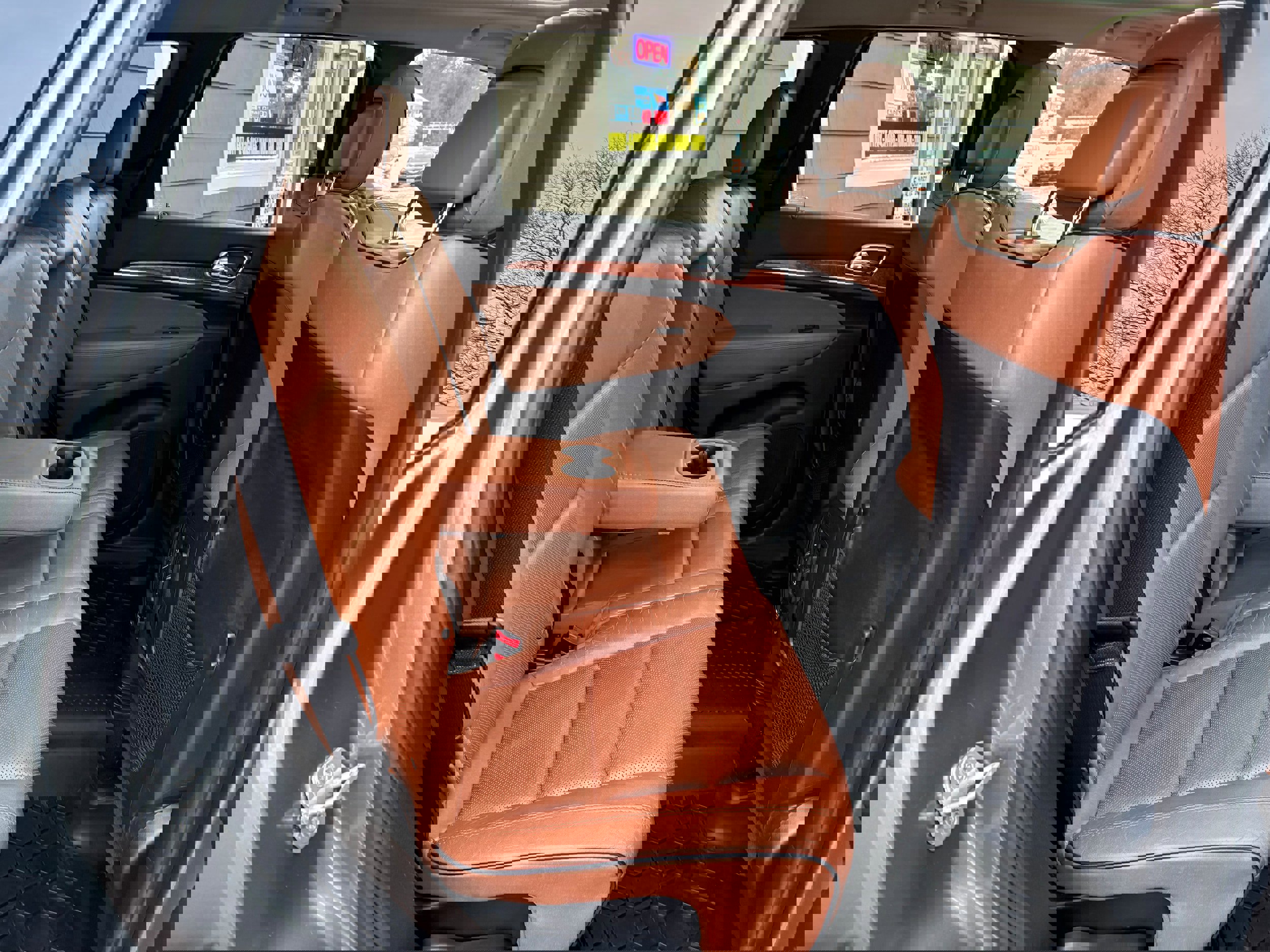 Used 2012 Jeep Grand Cherokee Overland image 25