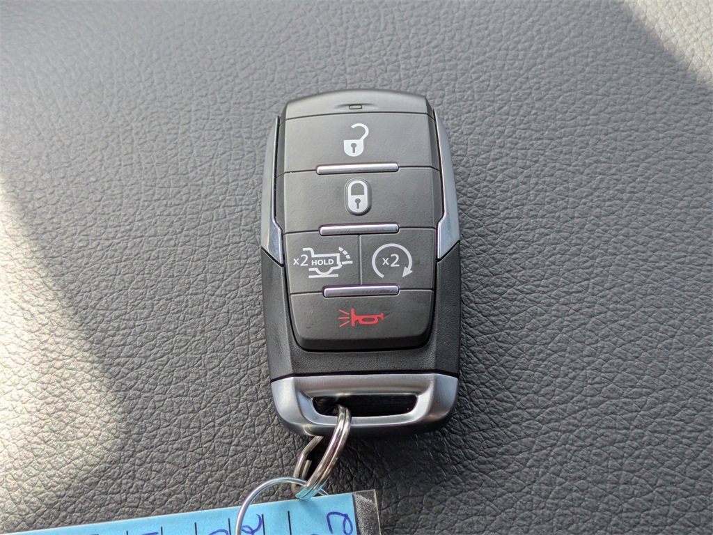 New 2026 RAM 1500 4x4 Crew Cab image 39
