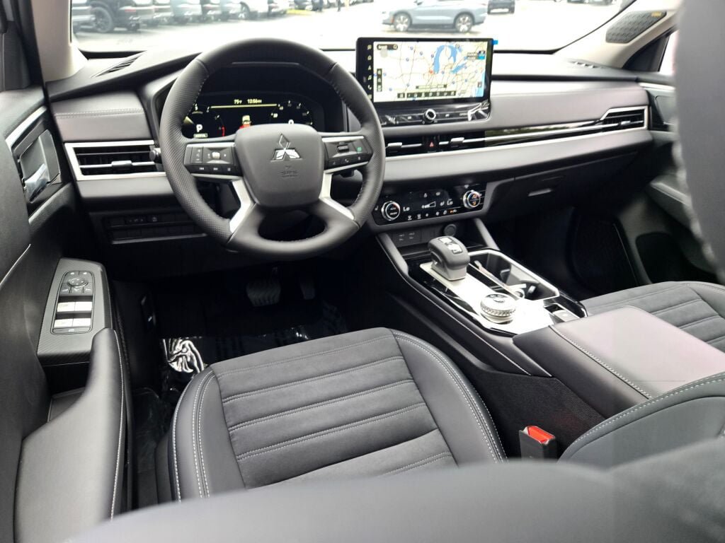New 2026 Mitsubishi Outlander SE AWD/4WD image 15