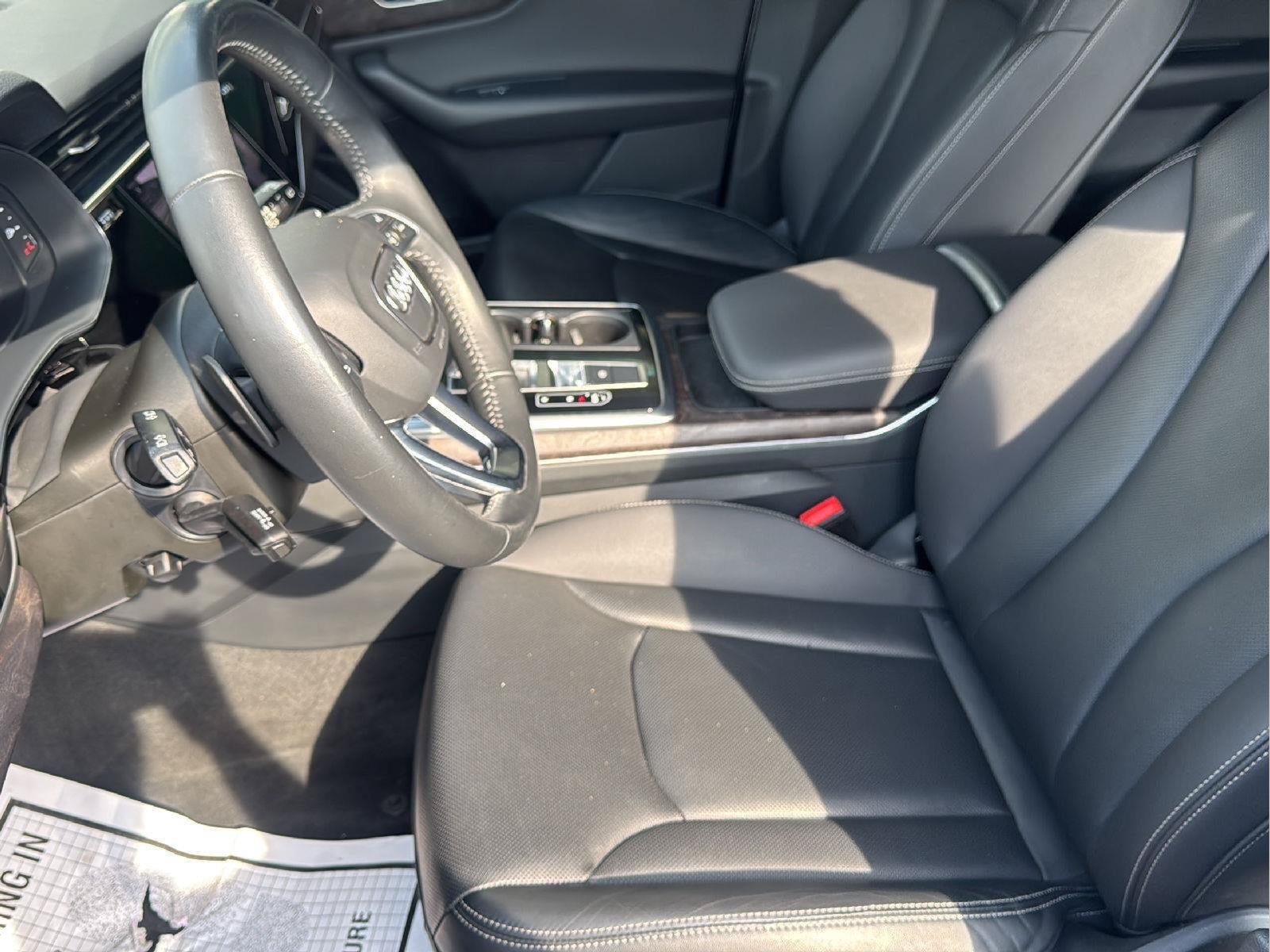 Used 2019 Audi Q8 Premium Plus w/ Premium Plus AWD/4WD image 21