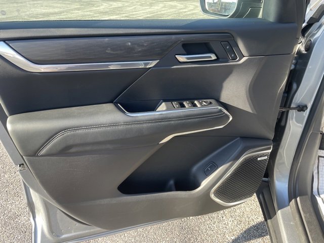 Used 2025 GMC Acadia Elevation image 7