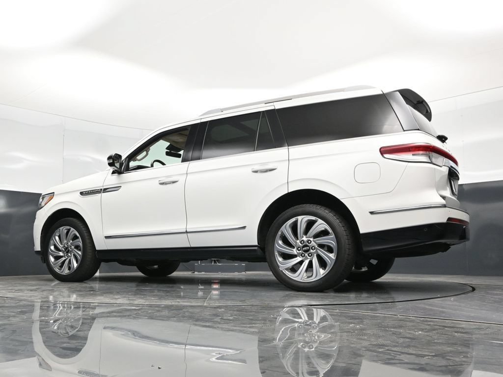 Used 2024 Lincoln Navigator Premiere AWD/4WD image 62