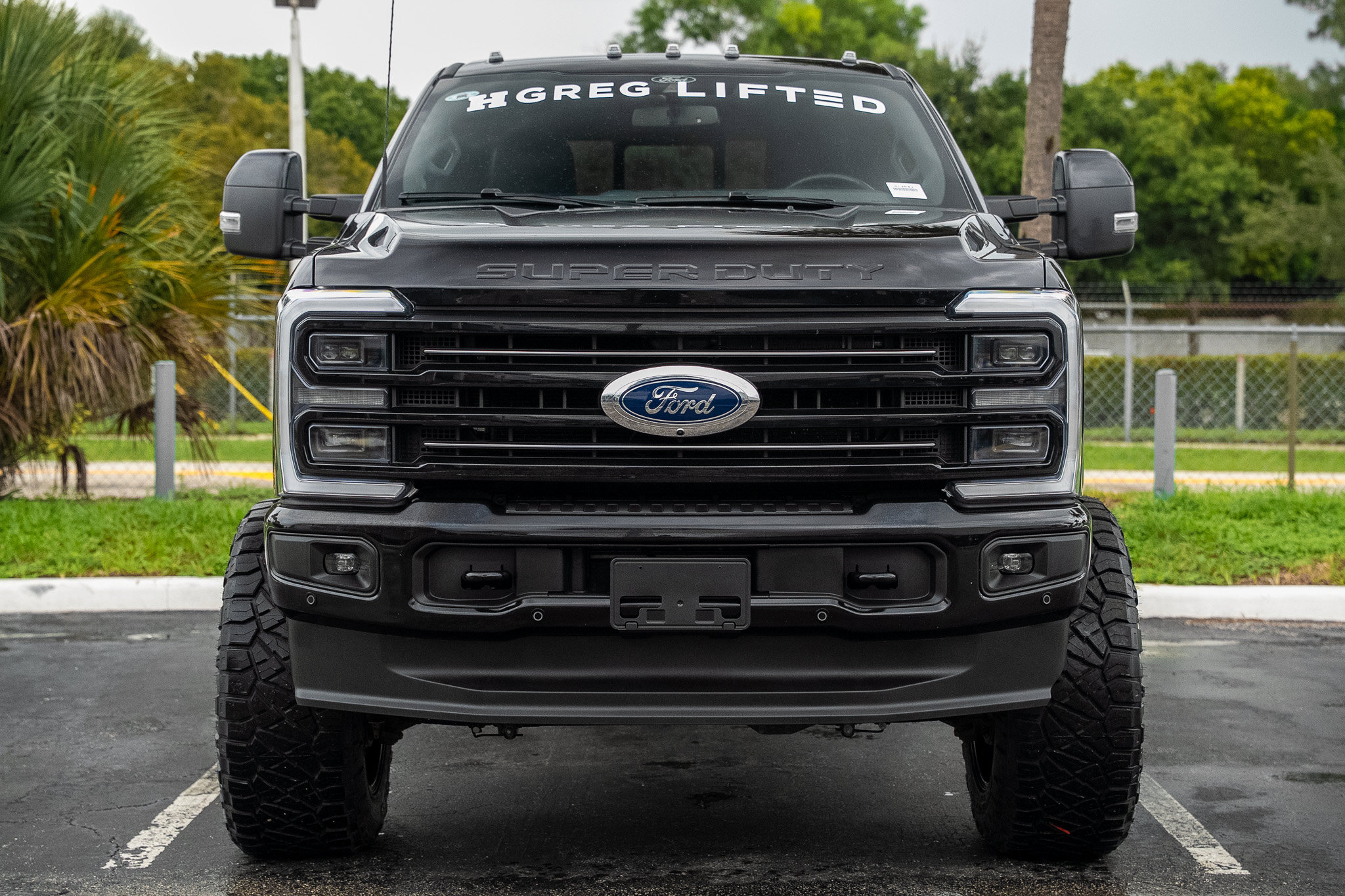 Used 2025 Ford F250 Platinum w/ FX4 Off-Road Package AWD/4WD image 4