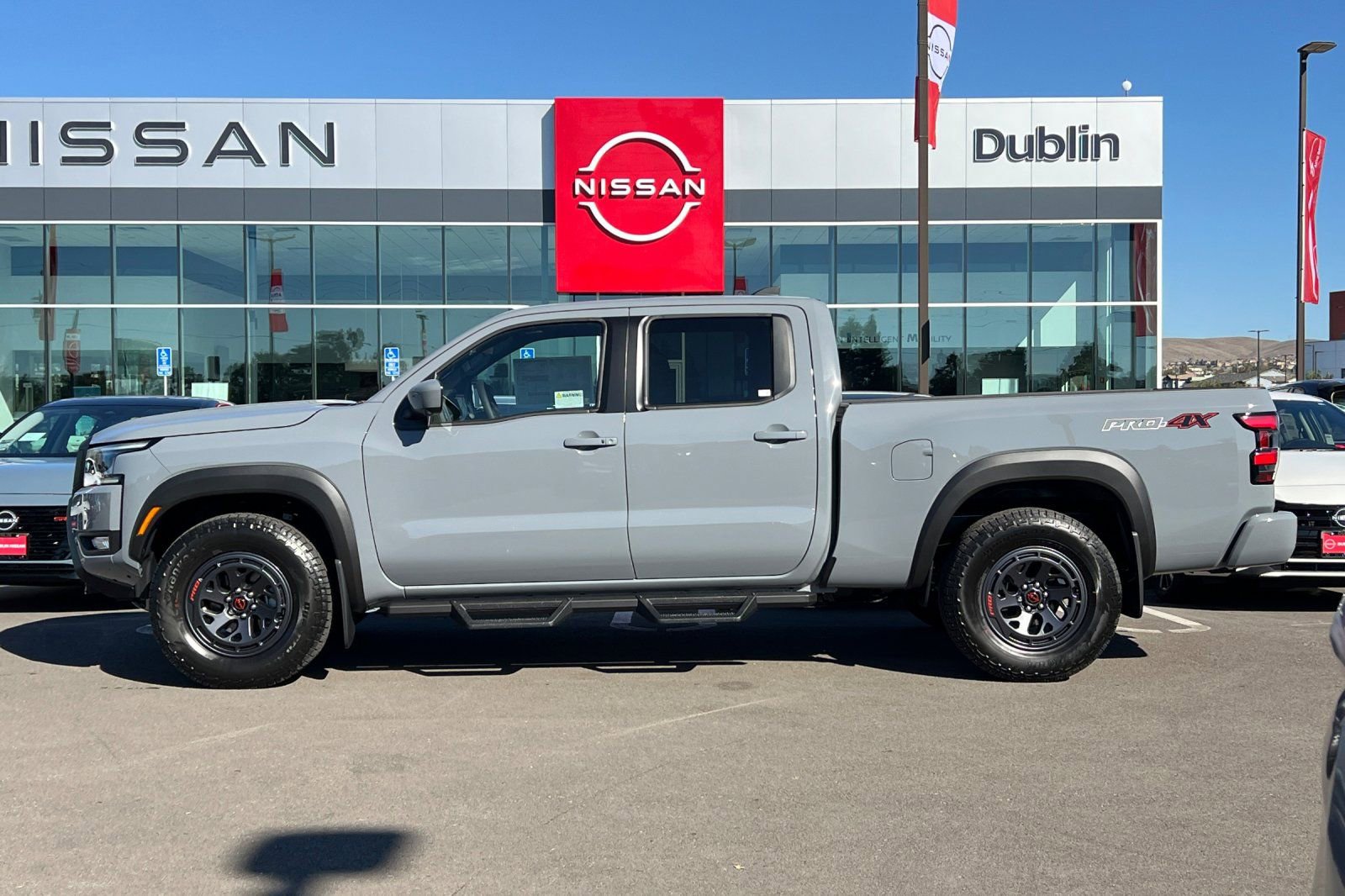 New 2026 Nissan Frontier PRO-4X w/ Pro-4x Convenience Package image 7