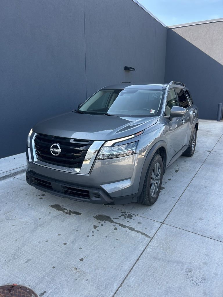 Used 2022 Nissan Pathfinder SV