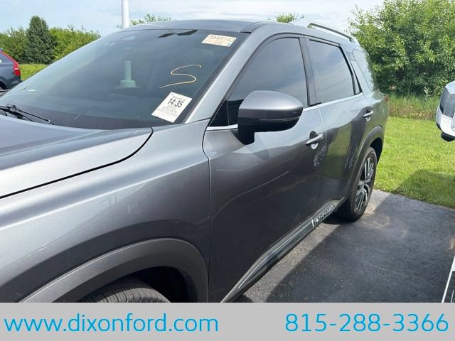 Used 2023 Nissan Pathfinder Platinum AWD/4WD image 2