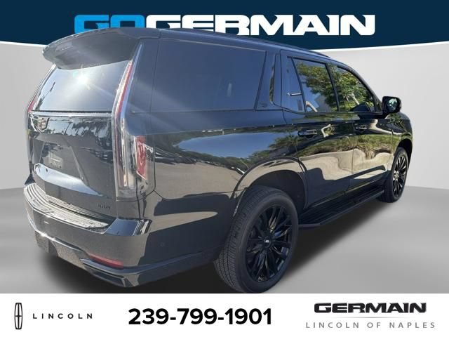 Used 2022 Cadillac Escalade Premium Luxury AWD/4WD image 7