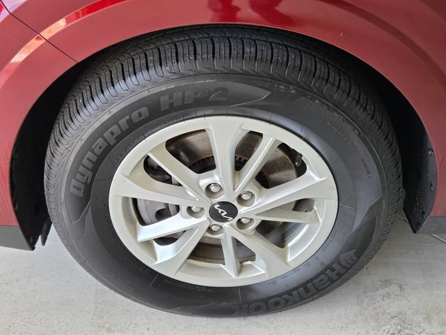 Used 2024 Kia Carnival LX FWD image 22