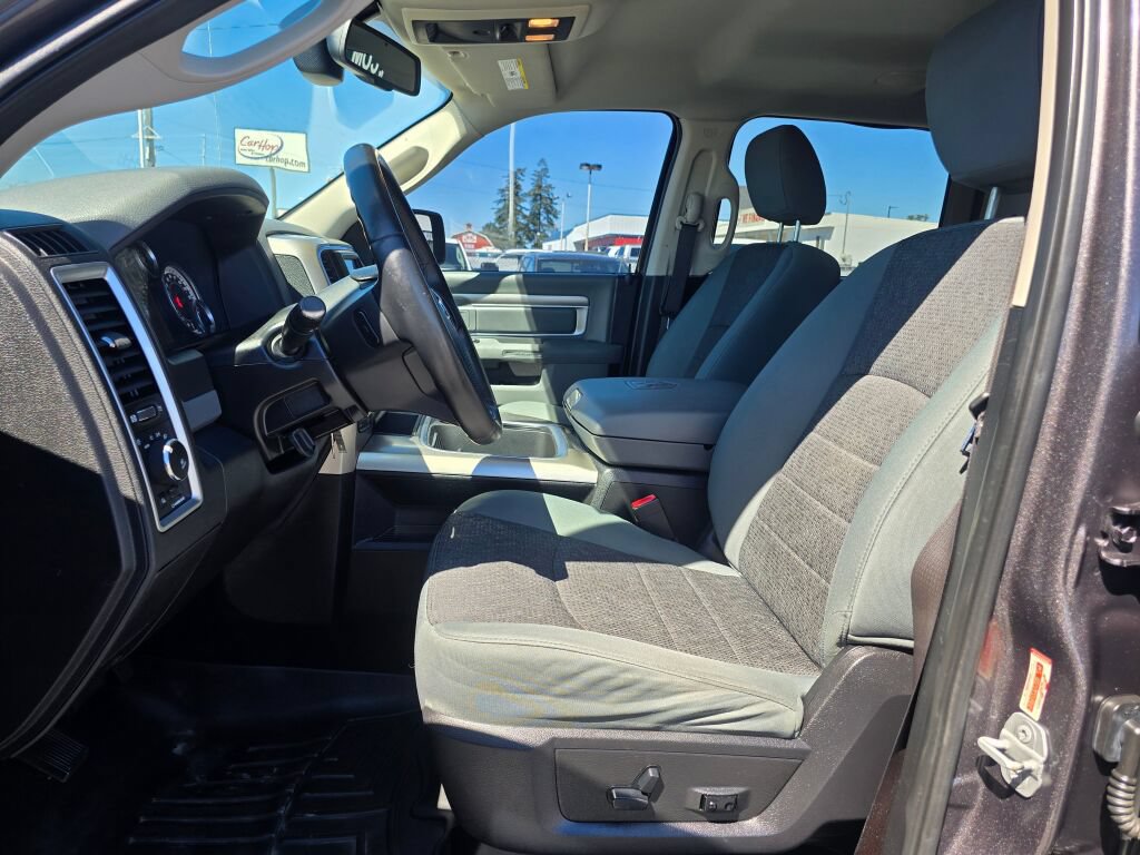 Used 2015 RAM 1500 Classic SLT w/ SLT Plus D←cor Group AWD/4WD image 19
