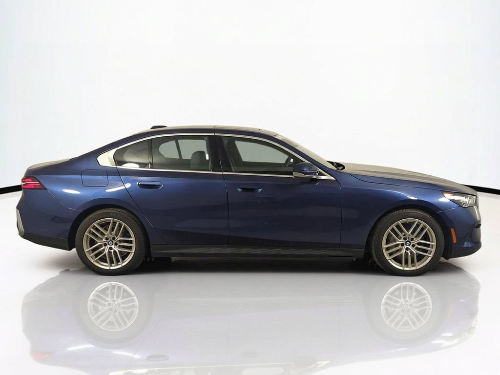 Used 2024 BMW 530i xDrive w/ Convenience Package AWD/4WD image 4