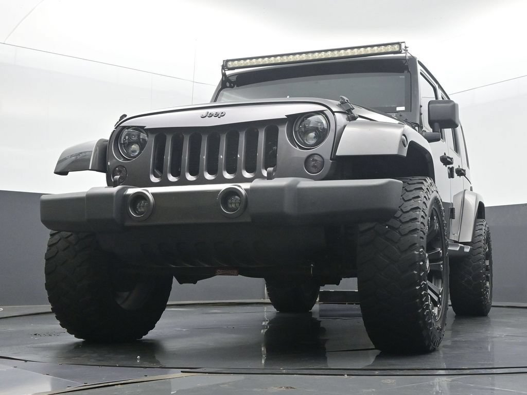 Used 2016 Jeep Wrangler Unlimited Sahara w/ Connectivity Group AWD/4WD image 47