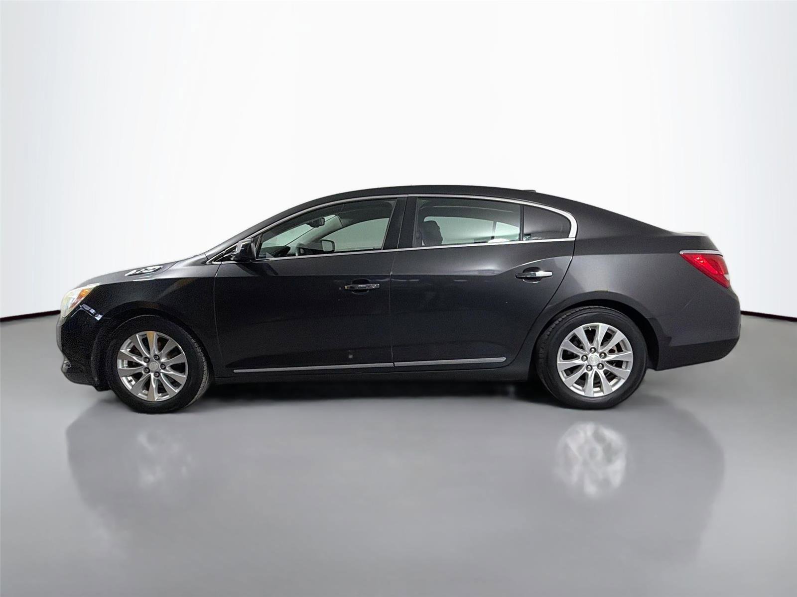 Used 2015 Buick LaCrosse FWD image 8