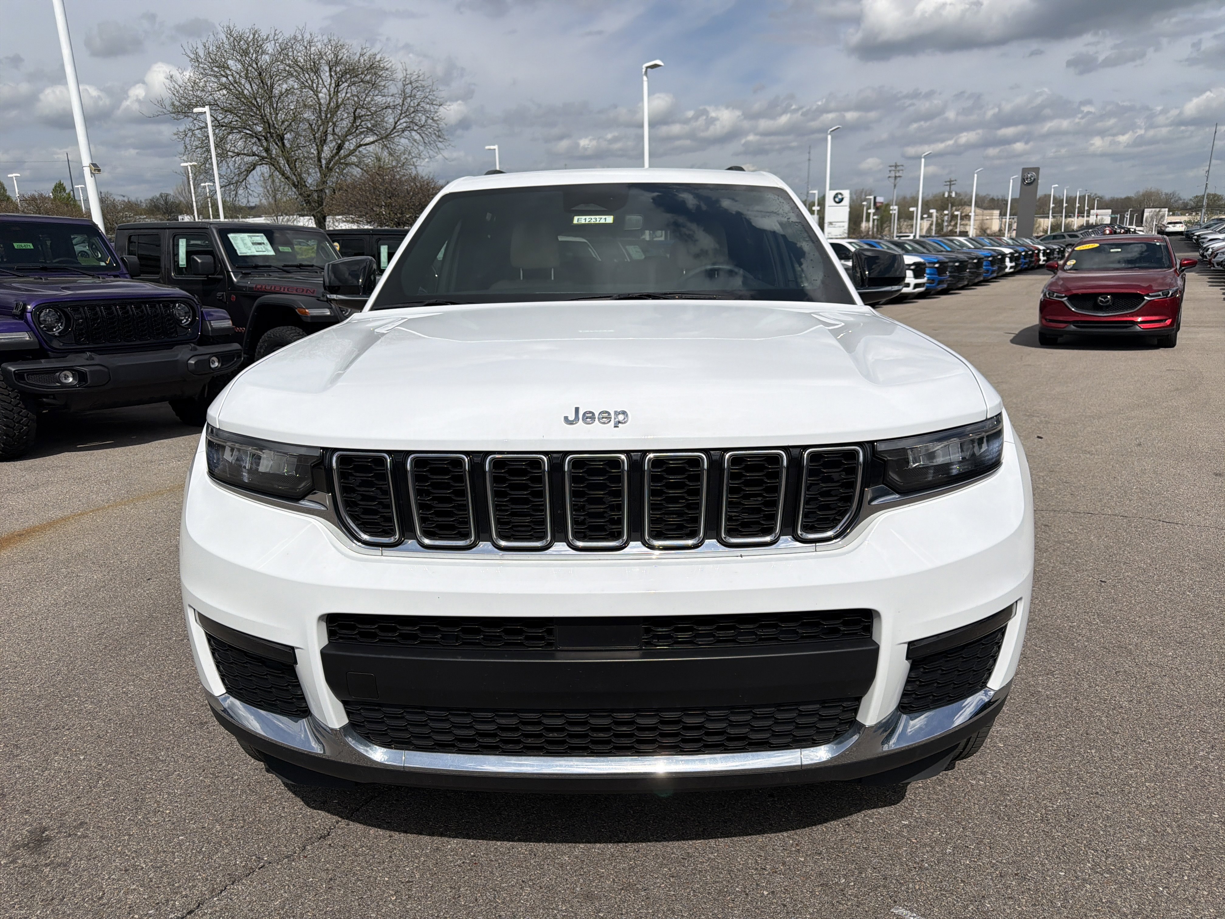 Used 2023 Jeep Grand Cherokee L Limited image 3