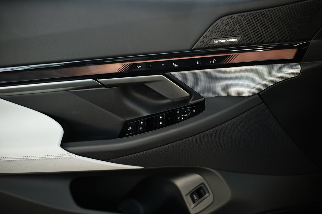 New 2027 BMW i5 eDrive40 RWD image 13
