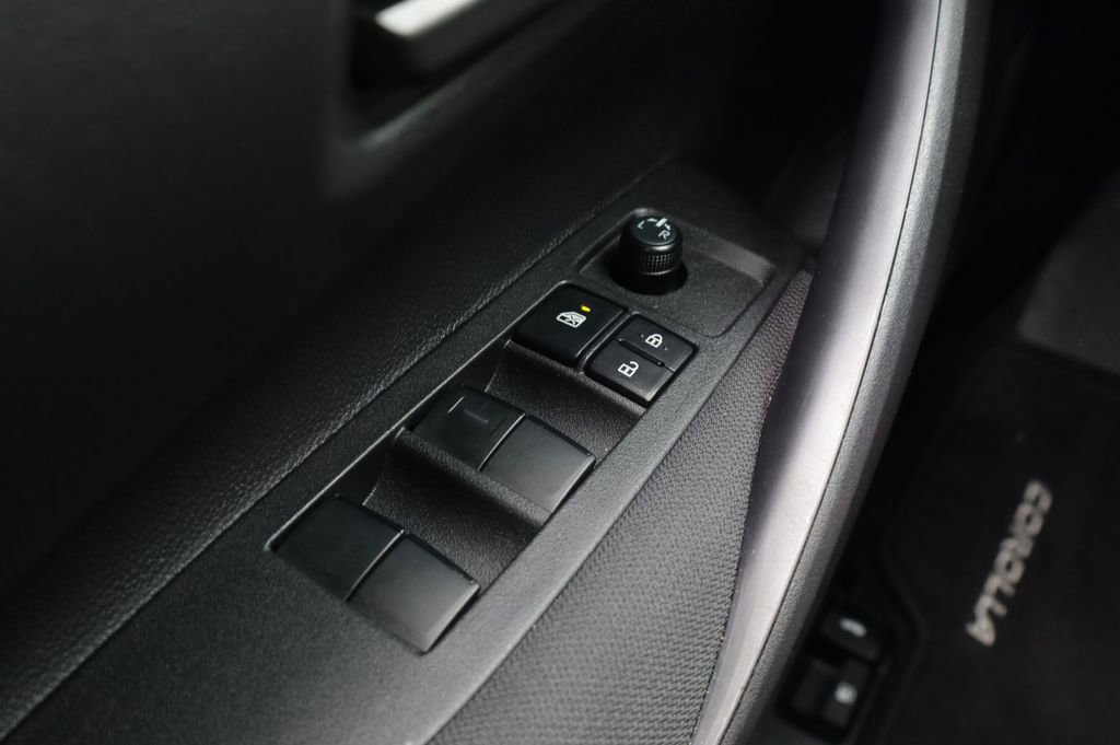Used 2026 Toyota Corolla LE FWD image 23