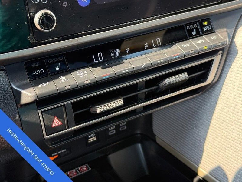 Used 2025 Toyota Camry SE w/ Convenience Package FWD image 28