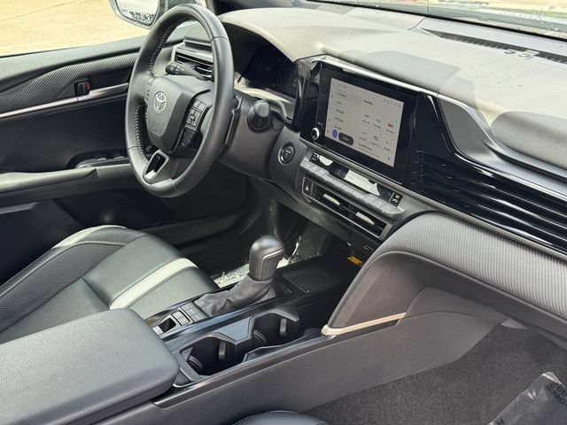 Used 2025 Toyota Camry SE FWD image 8