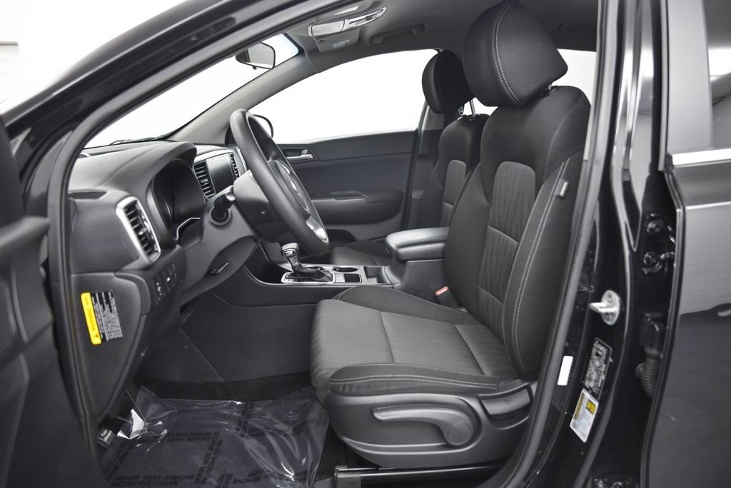 Used 2020 Kia Sportage LX image 12