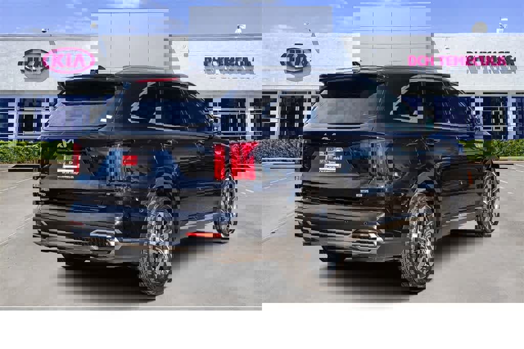 Certified 2023 Kia Sorento SX Prestige image 4