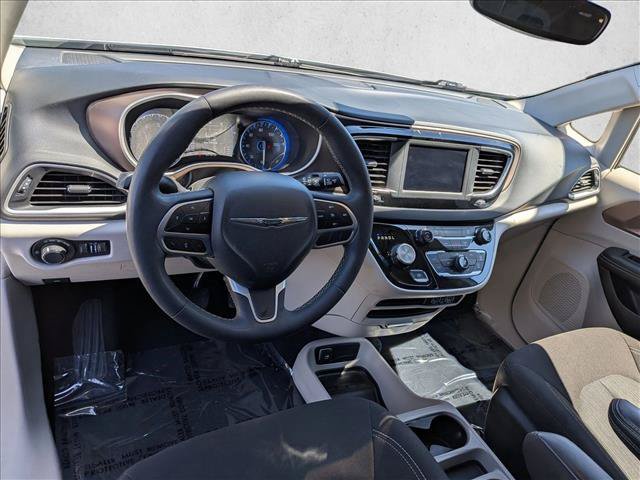 Used 2023 Chrysler Voyager LX FWD image 10