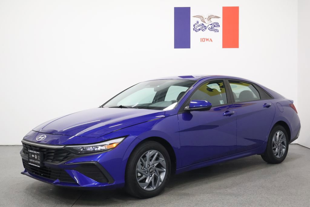 Used 2024 Hyundai Elantra SEL FWD image 8