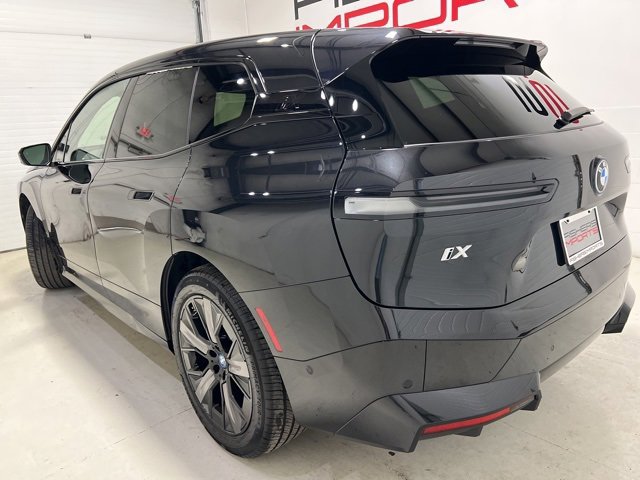 Used 2025 BMW iX xDrive50 image 9