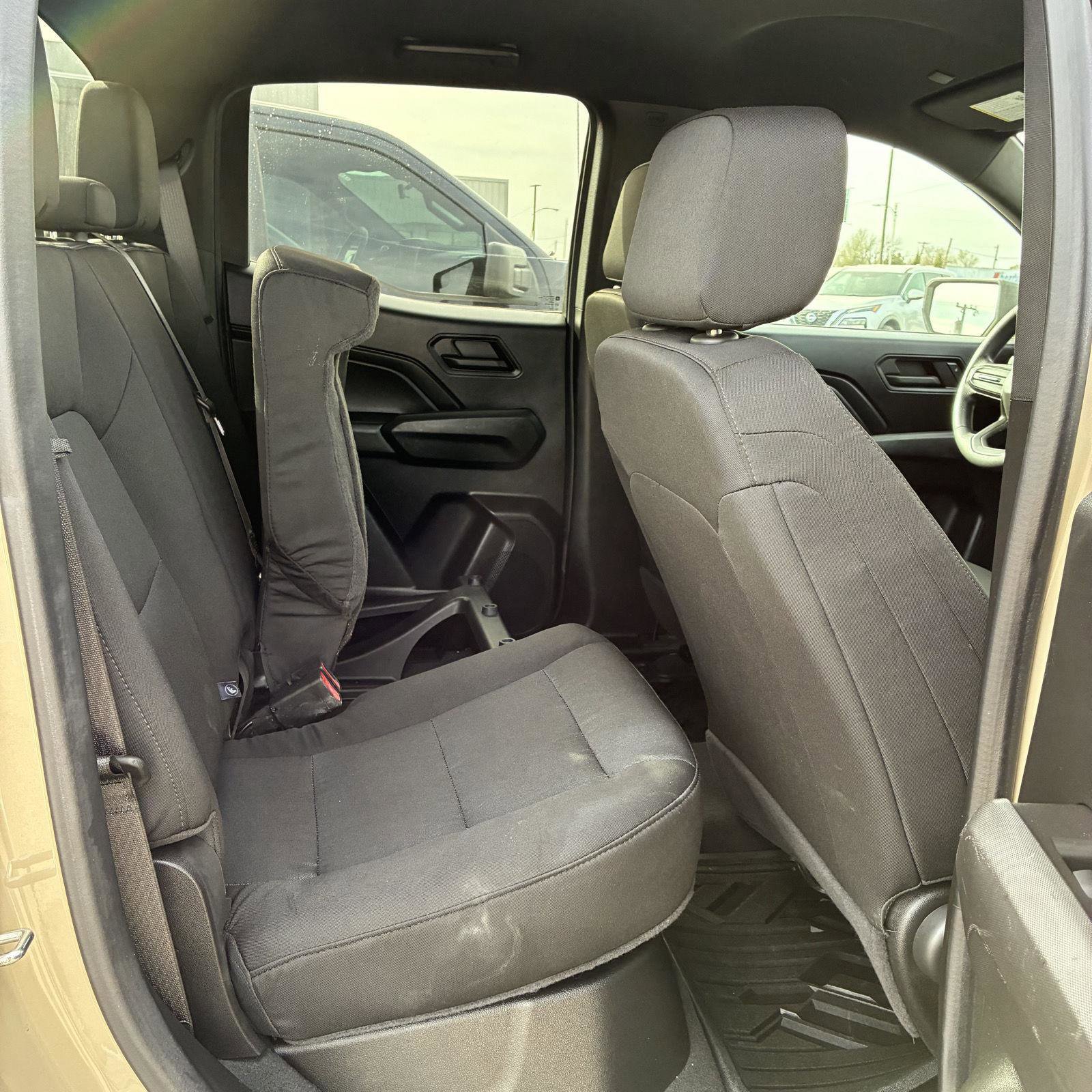 Used 2024 Chevrolet Colorado W/T image 10