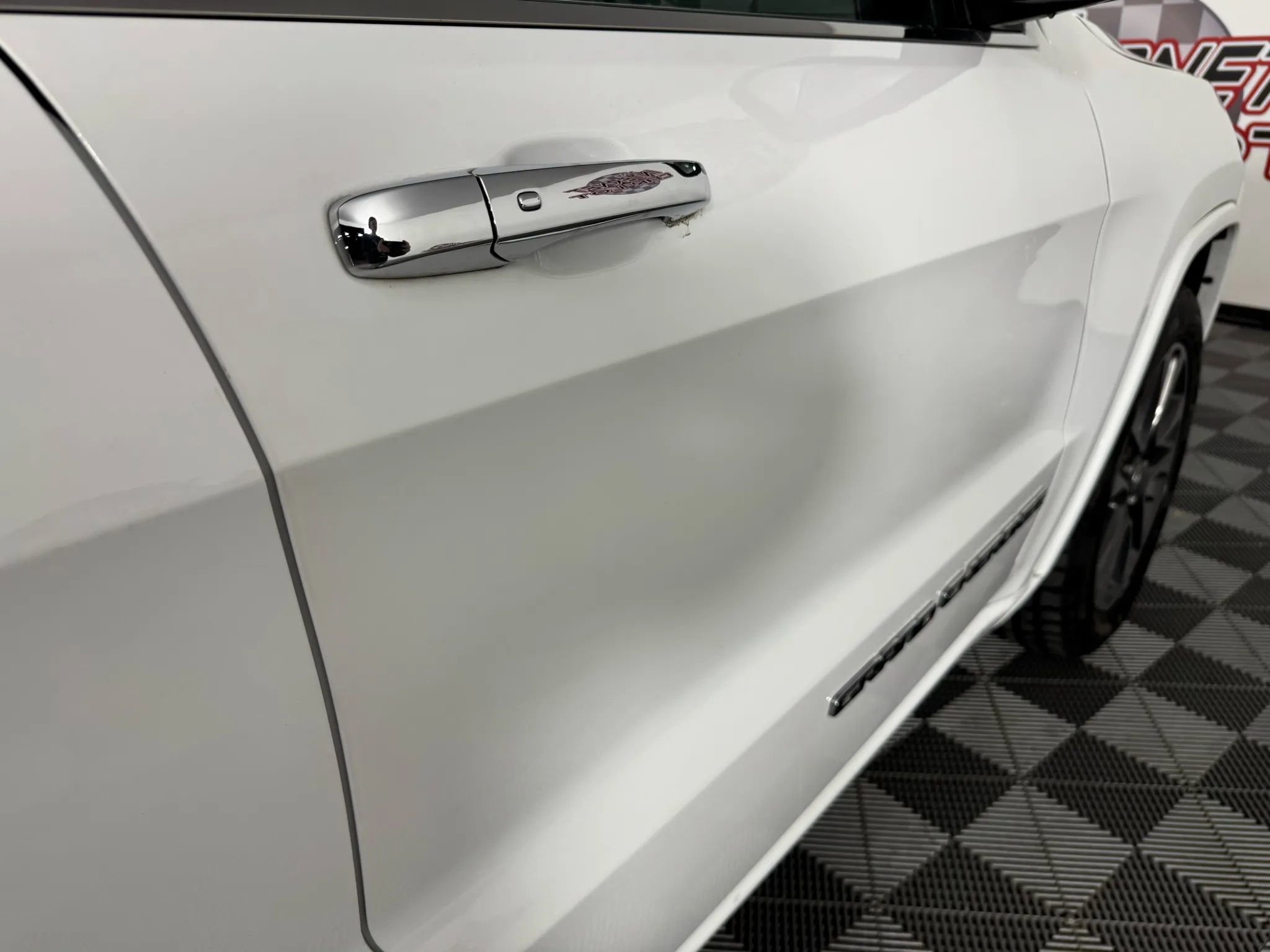 Used 2018 Jeep Grand Cherokee Overland image 34