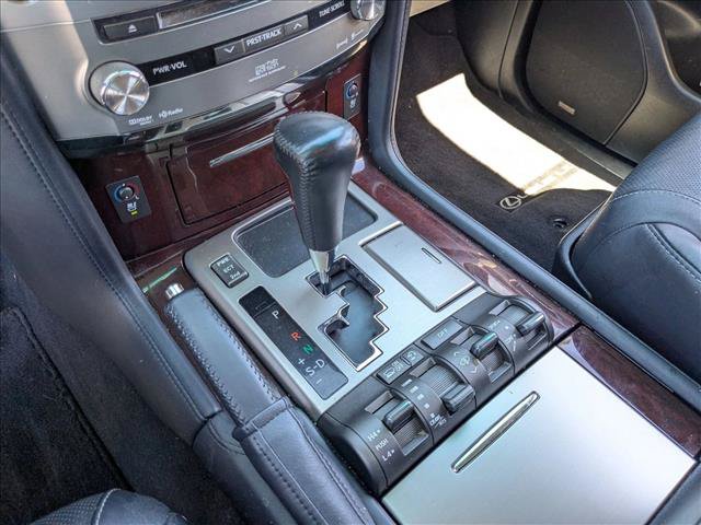 Used 2015 Lexus LX 570 4WD w/ Luxury Package image 11