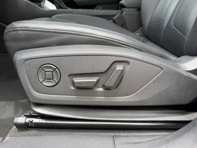 Used 2020 Audi Q3 2.0T Premium w/ Convenience Package AWD/4WD image 13