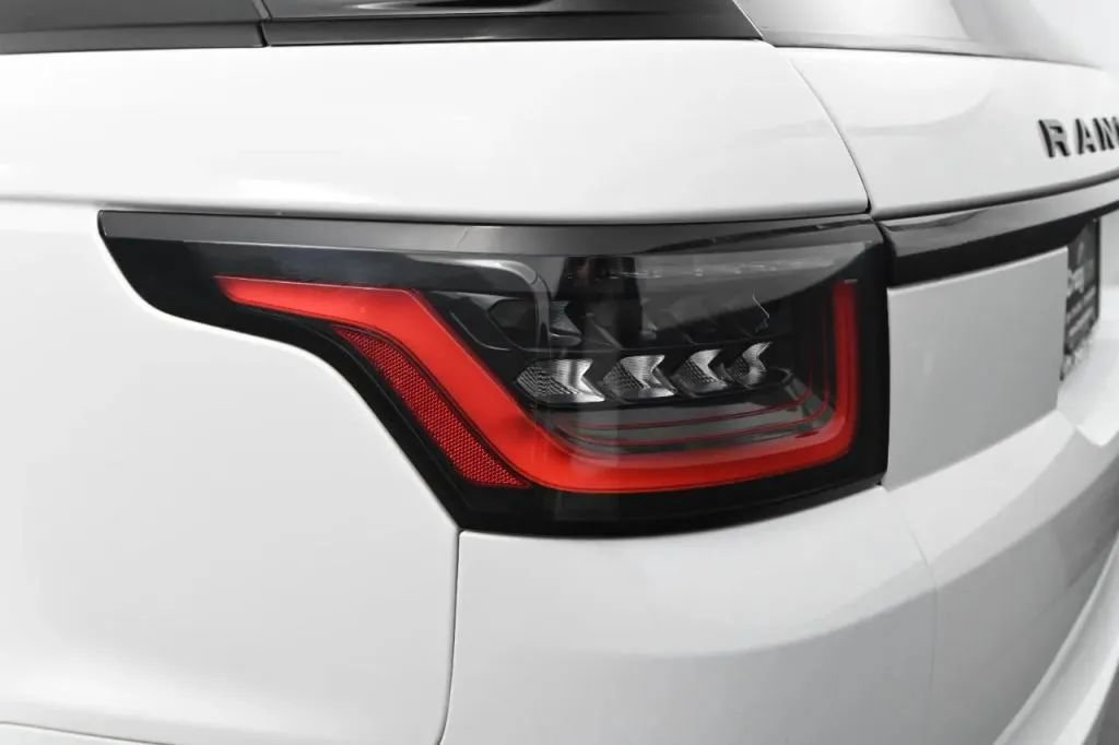 Used 2022 Land Rover Range Rover Sport SVR AWD/4WD image 17