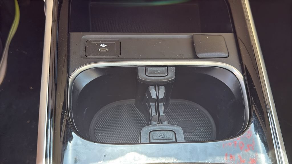 Certified 2026 Mercedes-Benz GLB 250 4MATIC image 36