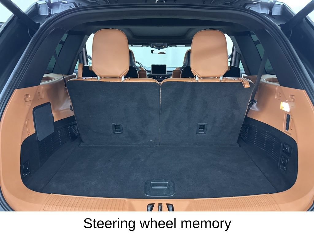 Used 2022 Lincoln Aviator Black Label w/ Dynamic Handling Package AWD/4WD image 31