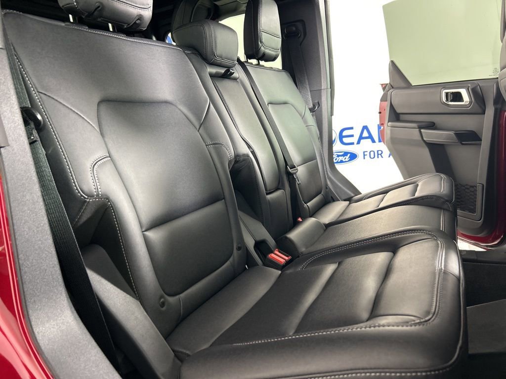 Used 2025 Ford Bronco Badlands image 31