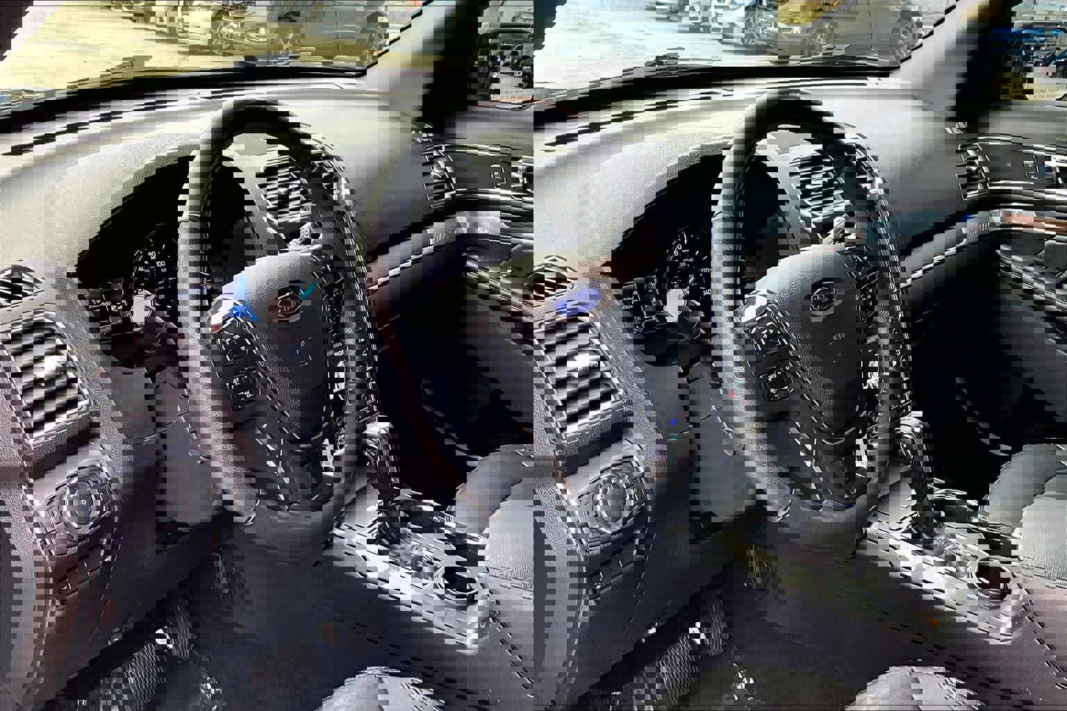 Used 2019 Ford Explorer Limited image 17