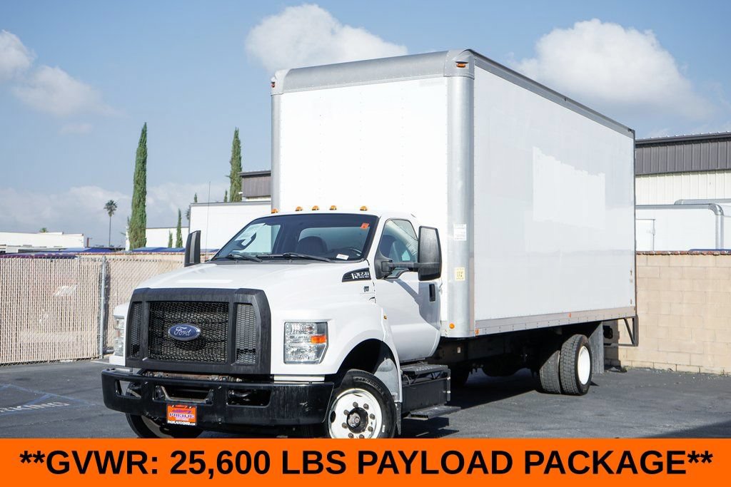 Used 2017 Ford F650 2WD Regular Cab Super Duty image 4