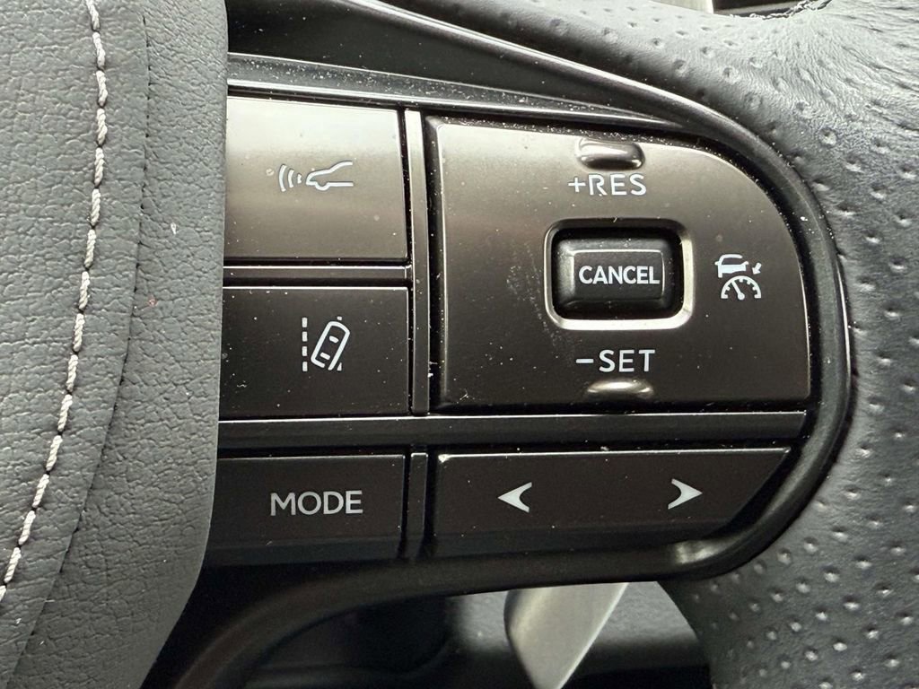 Used 2023 Lexus LC 500 Convertible image 27