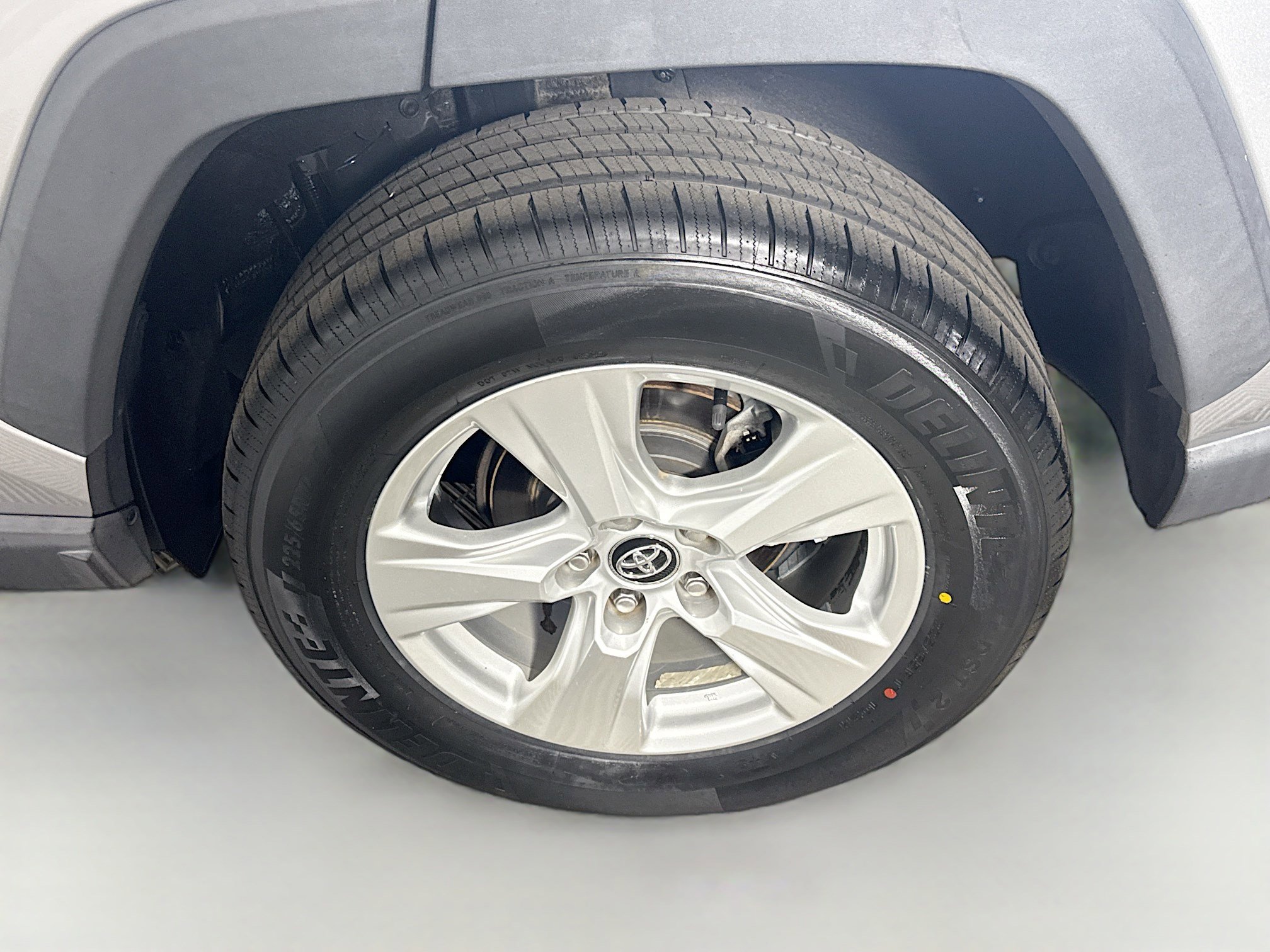 Used 2020 Toyota RAV4 XLE image 37