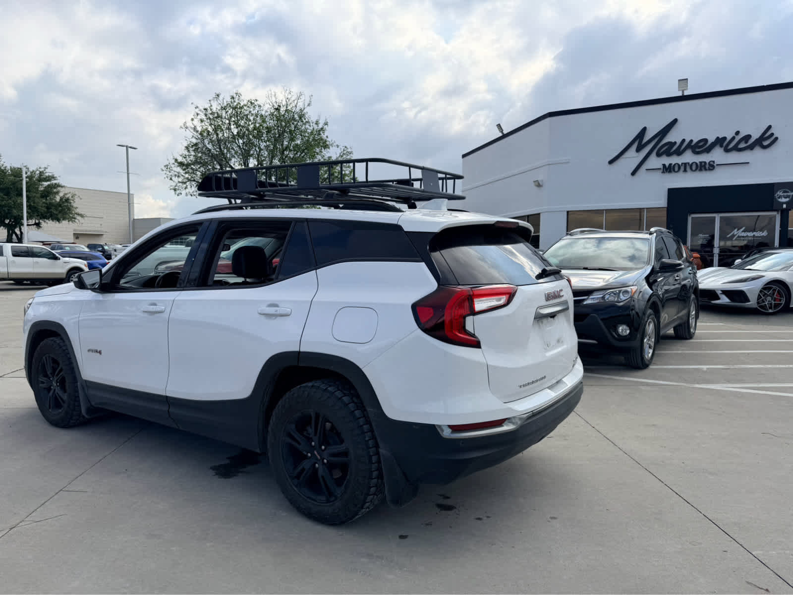 Used 2022 GMC Terrain AT4 w/ Infotainment Package II AWD/4WD image 3