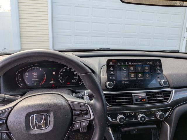 Used 2018 Honda Accord Sport image 2