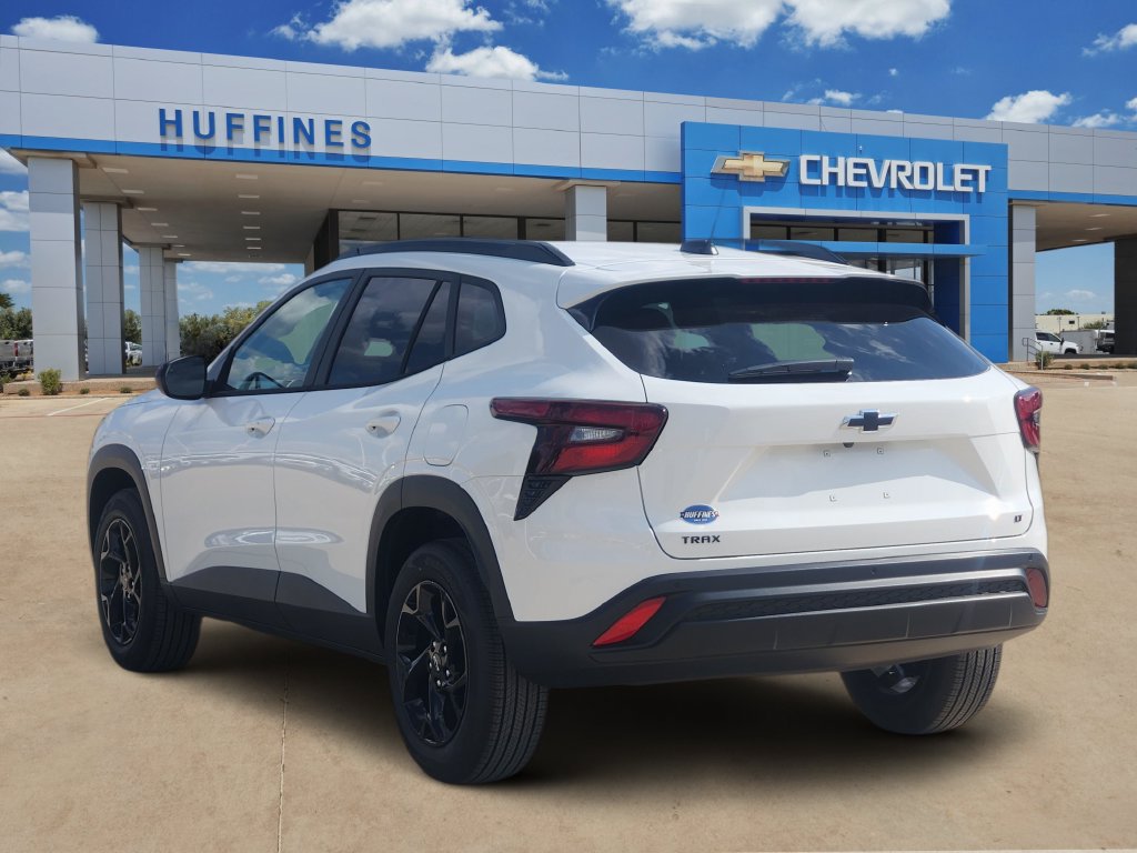 New 2026 Chevrolet Trax LT w/ Driver Confidence Package FWD image 4