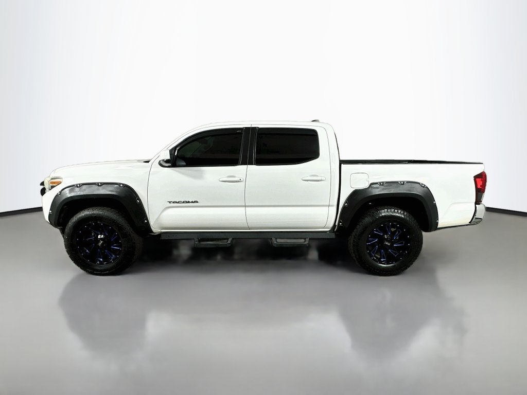 Used 2019 Toyota Tacoma SR5 AWD/4WD image 4