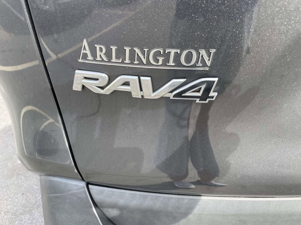 Used 2020 Toyota RAV4 XLE image 24