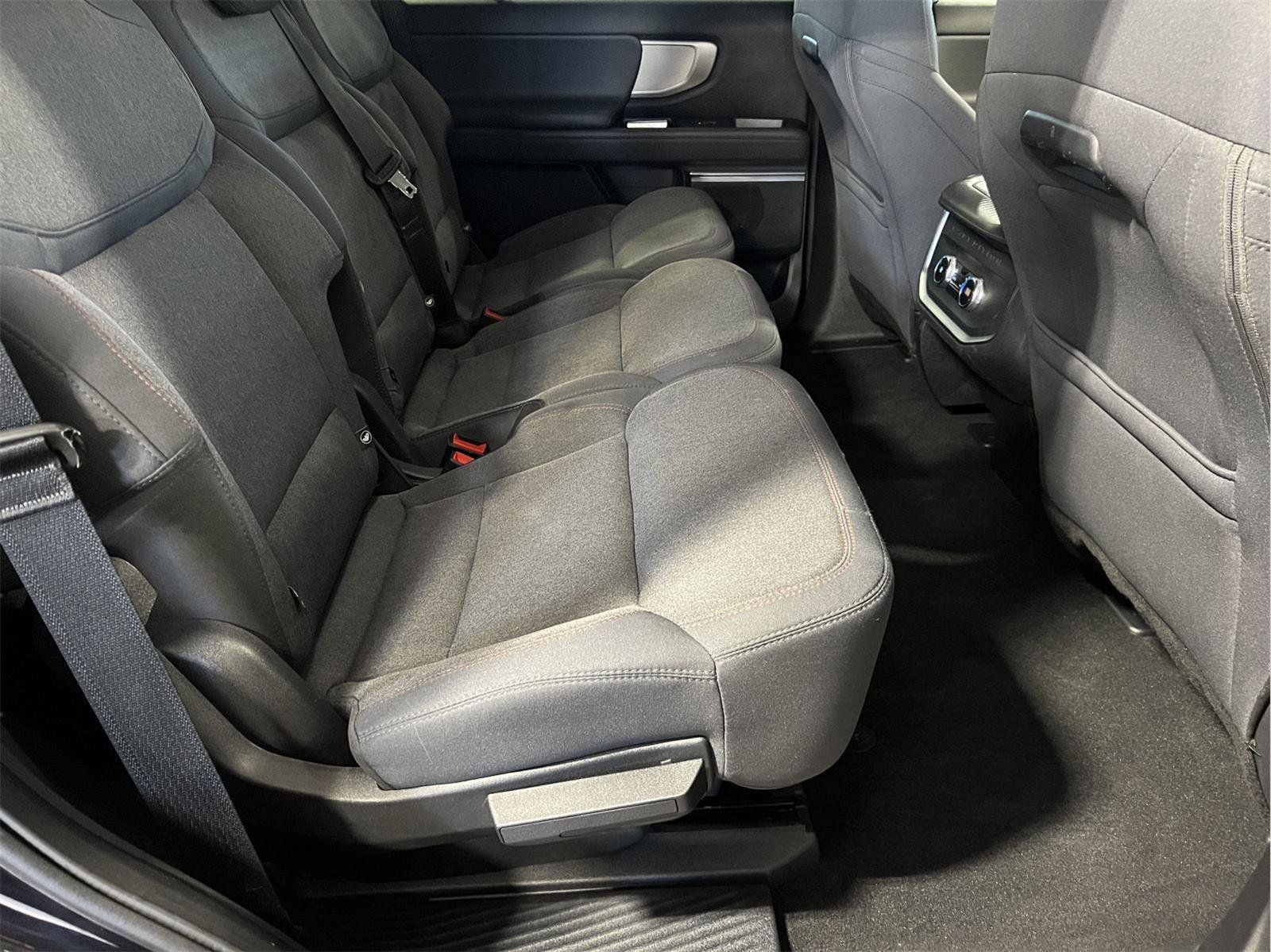 Used 2025 Ford Expedition Active image 26